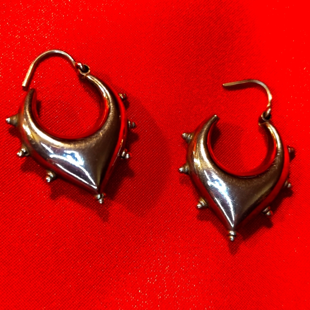 Gaudi Style Nickel Earrings